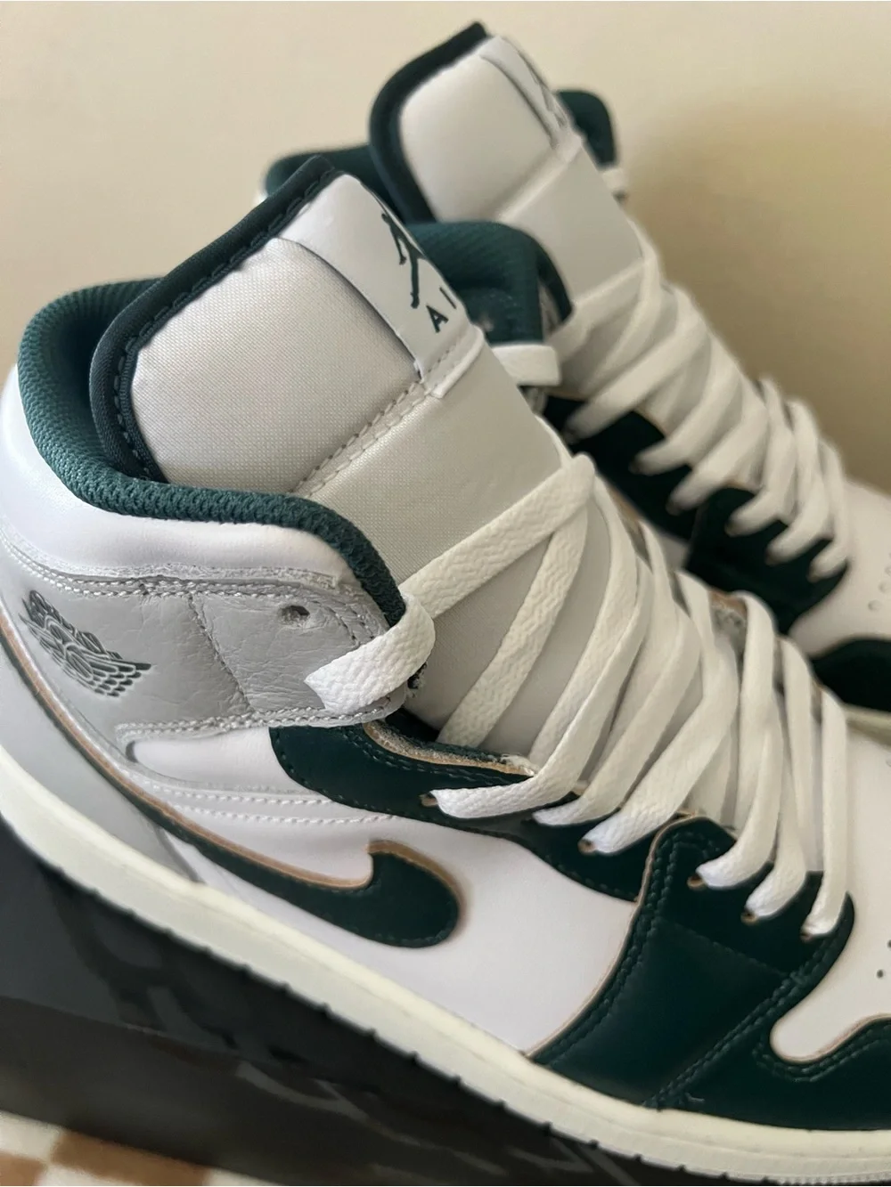 Nike Air Jordan 1 Mid SE Sneakers White/Green/Grey FQ7720 103 Men’s Sz 11.5 BNIB